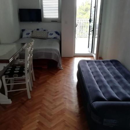 Jona - Dugi Rat - Mali Rat Apartamento Exterior foto