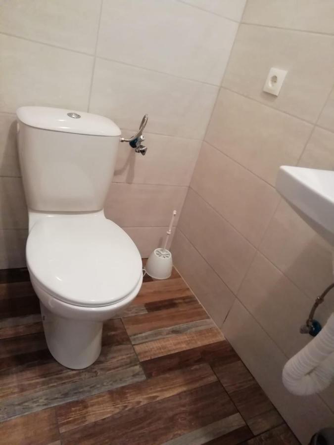Jona - Dugi Rat - Mali Rat Apartamento Exterior foto