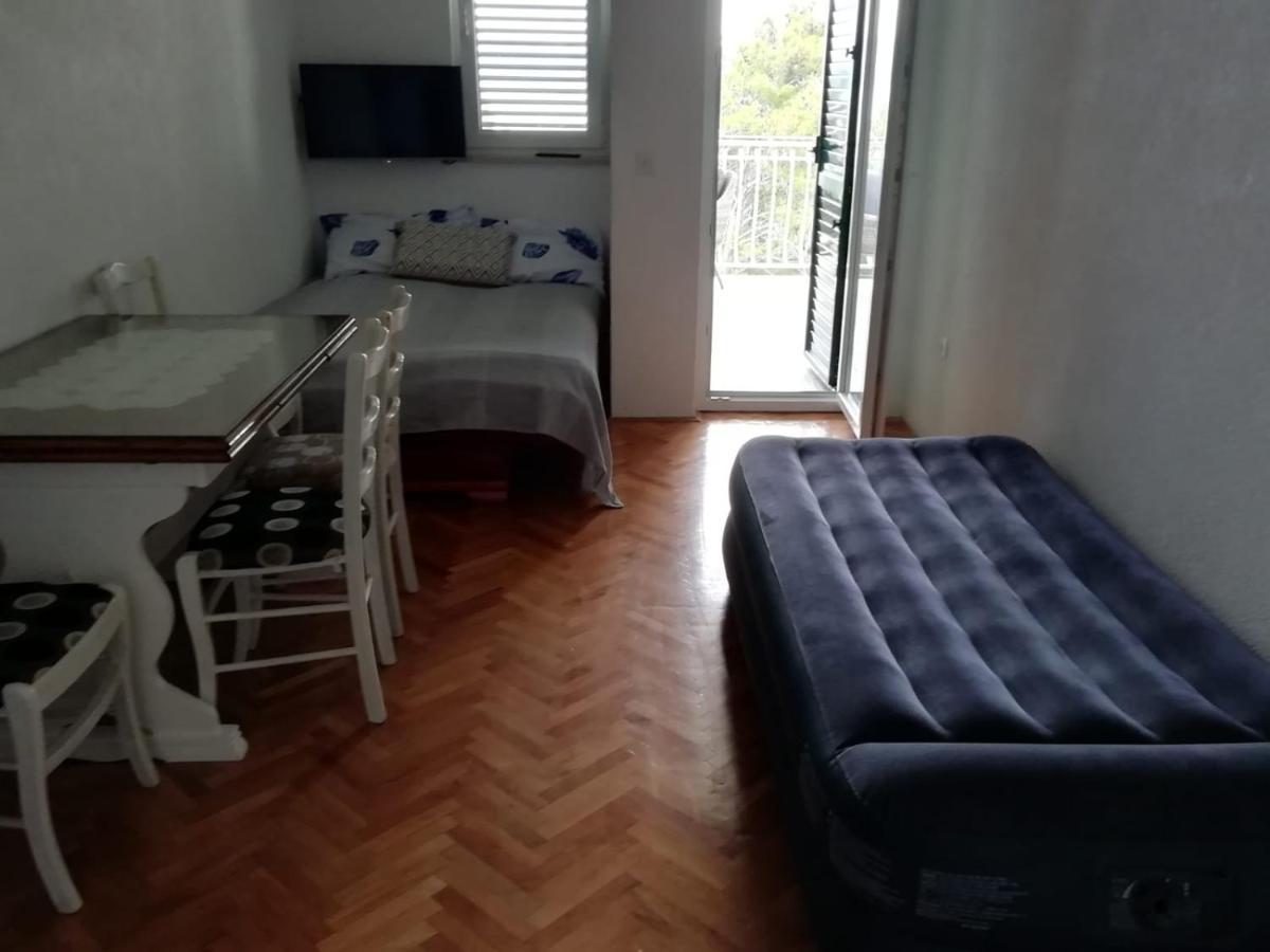 Jona - Dugi Rat - Mali Rat Apartamento Exterior foto
