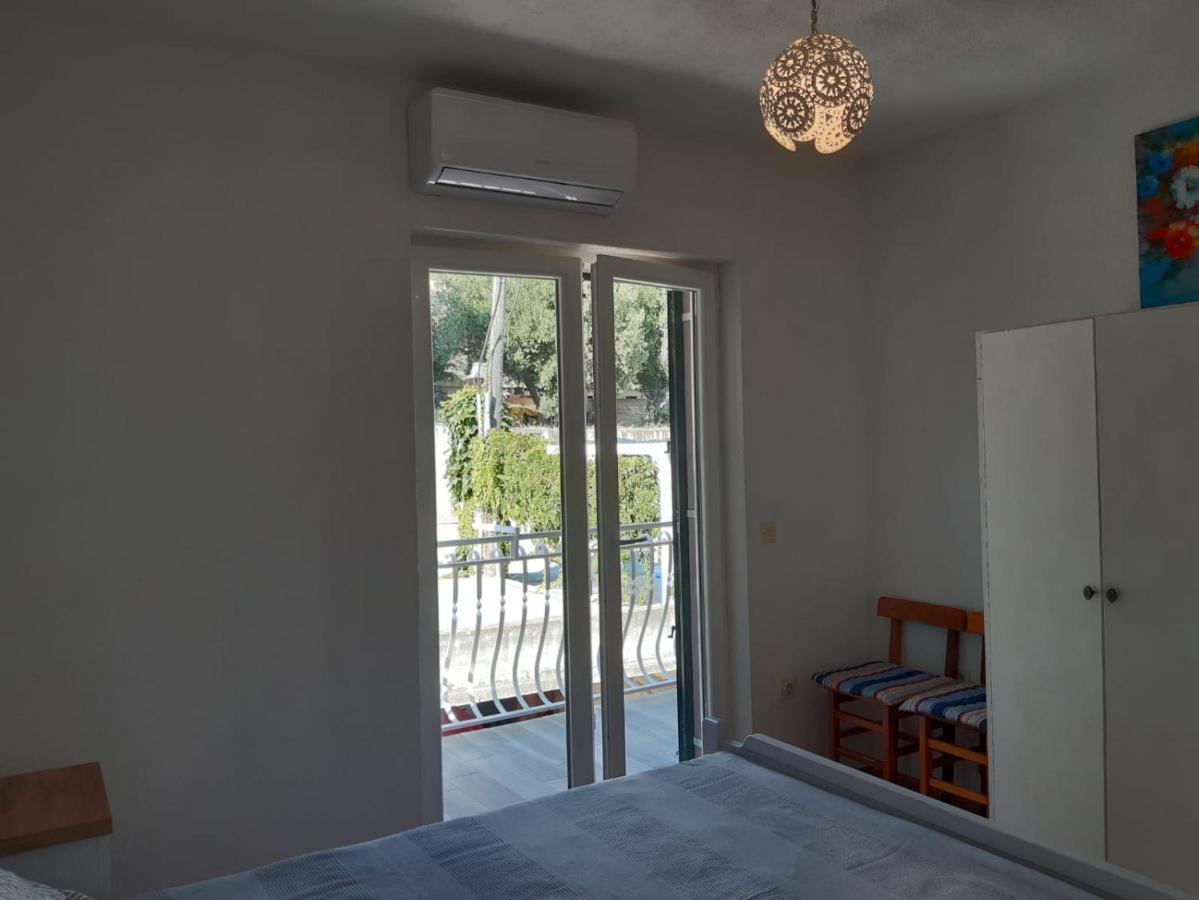 Jona - Dugi Rat - Mali Rat Apartamento Exterior foto
