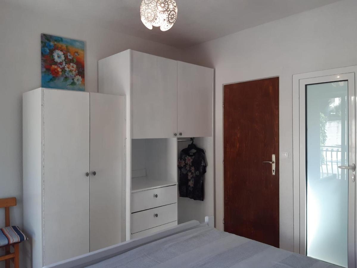 Jona - Dugi Rat - Mali Rat Apartamento Exterior foto